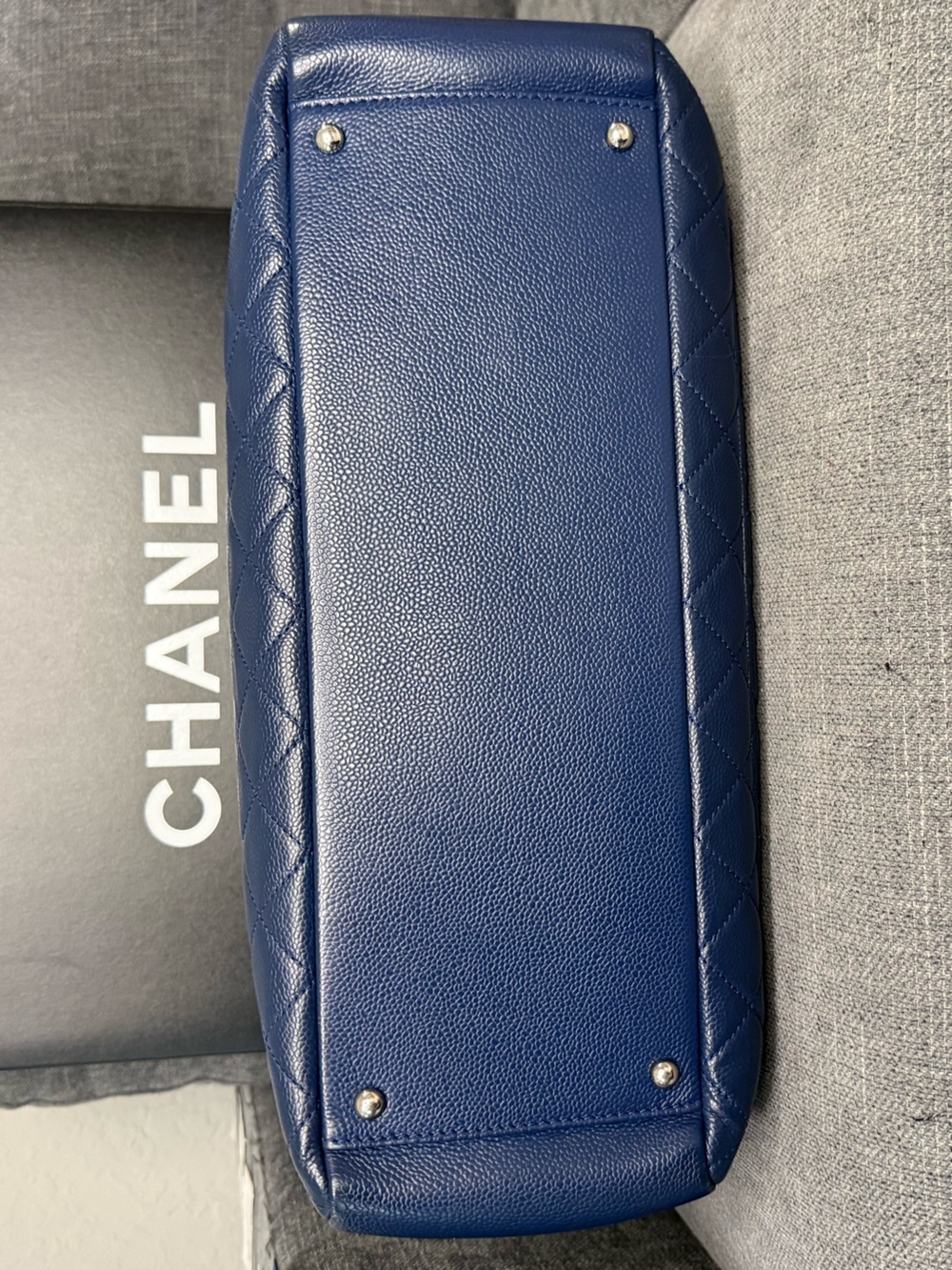 CHANEL CC caviar XL GST Grand shopping tote navy leather tote bag - Picture 6 of 15